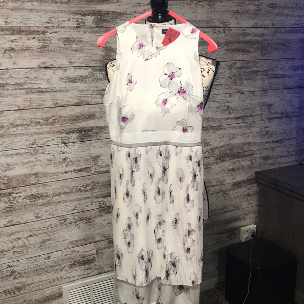 Floral sleeveless dress